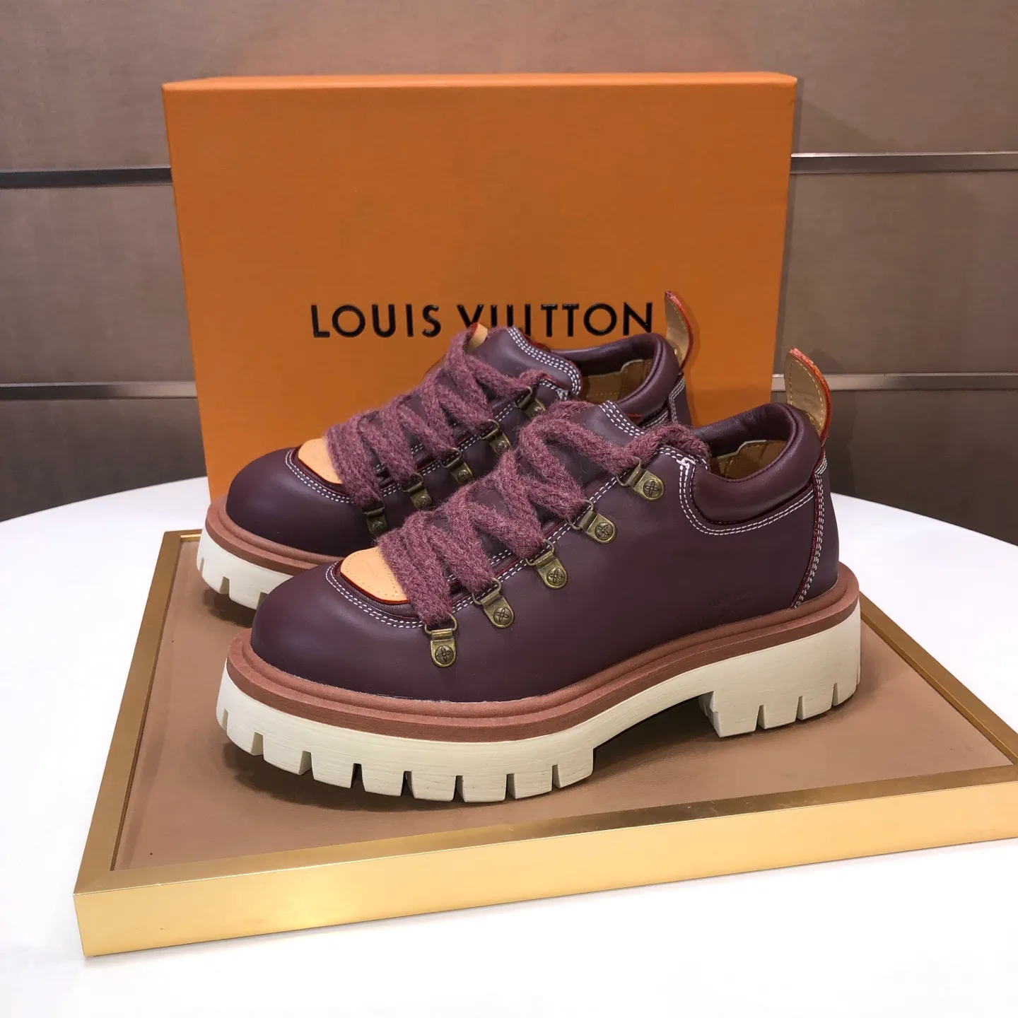 Men's shoes 💰660💰 LV Louis Vuitton 2025 autumn and winter new couple's new style, the original version is developed one to one, retro fashion, handsome and cool mountaineering derby shoes are out of stock 👍 💎 Material: imported first-layer cowhide 💎 Lining: imported lambskin 💎 Outsole: original molded TR non-slip sole 💎 Bottom height: 3.5cm 💎 Shoe size: 35-45 for both men and women